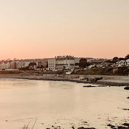 The 3* Falmouth